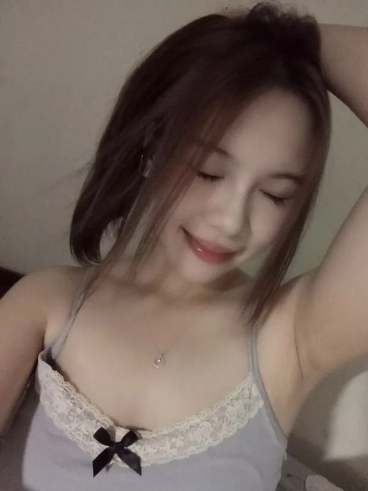 Clip sex Phương Thảo xoa bướm đến khi chảy nước